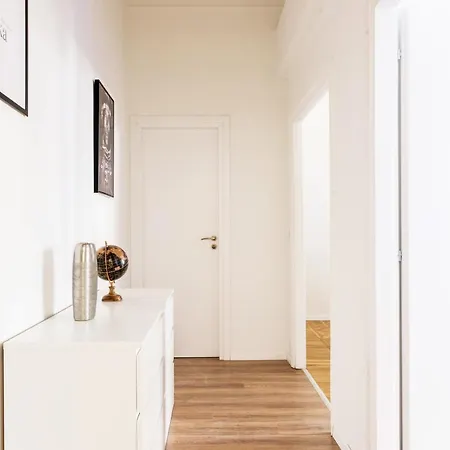 Hemeras Boutique Homes Luxury 4bdr Close To Duomo * Milão